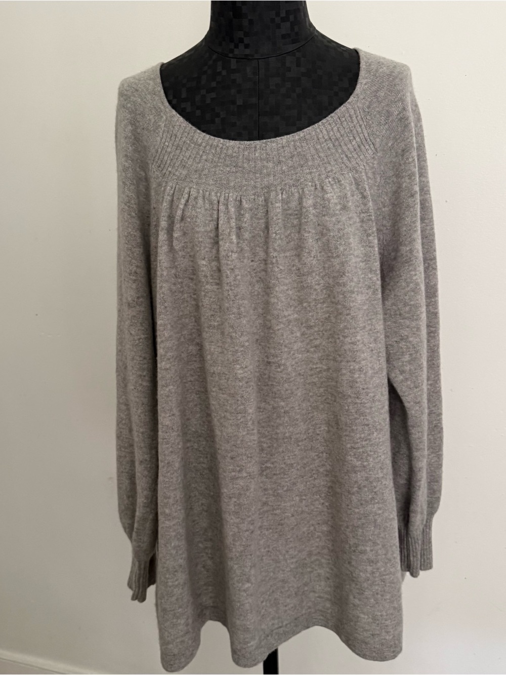 Precious Fibers Sweater Cashmere Front
Pleat Babydoll